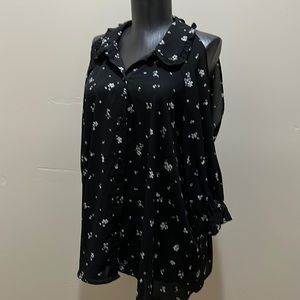 Lauren Conrad black and white cold shoulder button down blouse XL